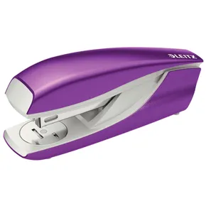 Zszywacz "Nexxt Wow 5502", metaliczna fioletowa, 24/6, 26/6, 30 kartek, LEITZ